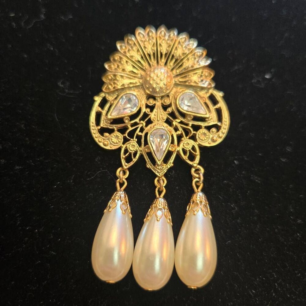 Vintage Gold Fan Rhinestone Pearl Drop Brooch Pin